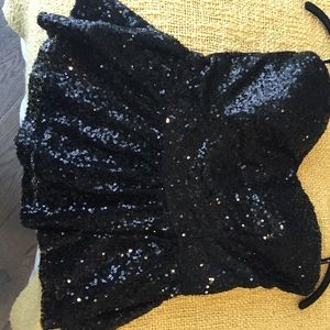 Sequenced sweetheart crop top