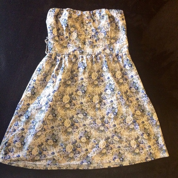 Strapless flower pattern dress 🌸