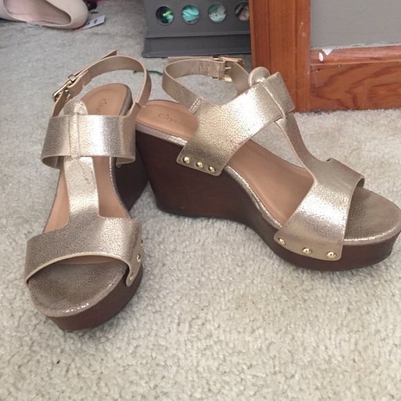 Goldish wedges