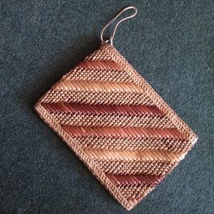 Woven clutch