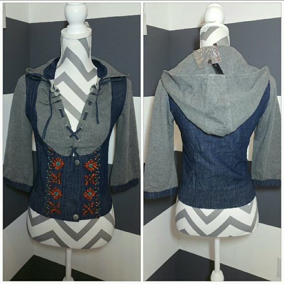 🔥LAST 1🔥Hooded &beaded detail top NWT - Picture 3 of 4