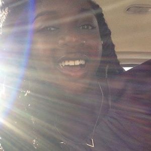 Meet your Posher, Nadia