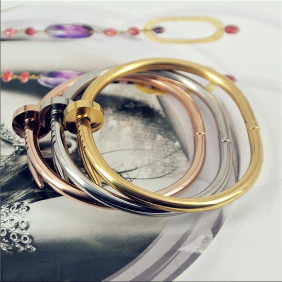❌SOLD❌18k gold plated nail bracelet