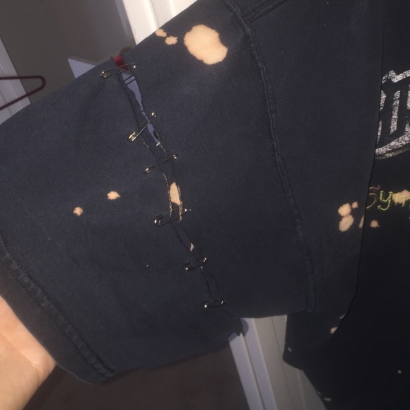 bleached safety pin vintage tee - Picture 3 of 4
