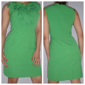 Green dress with a ruffled top !