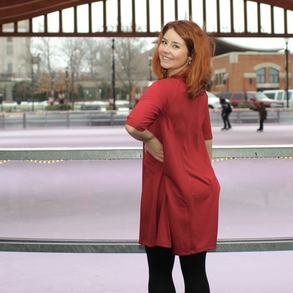 Fun red dress - Picture 4 of 5
