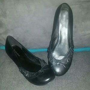Naturalizer Black Flats