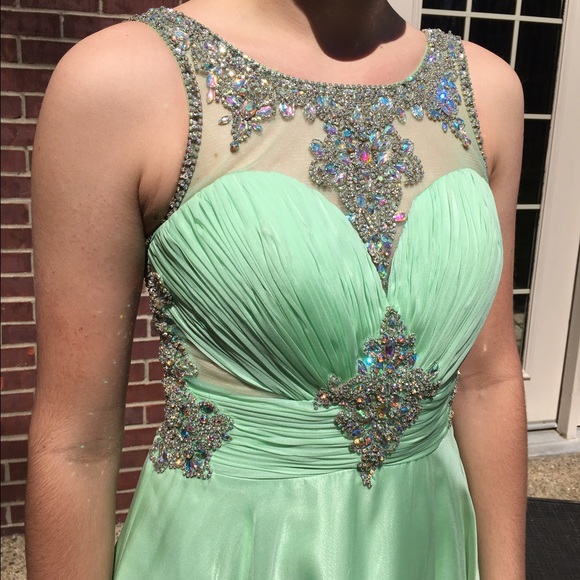 Prom dress - Picture 3 of 4