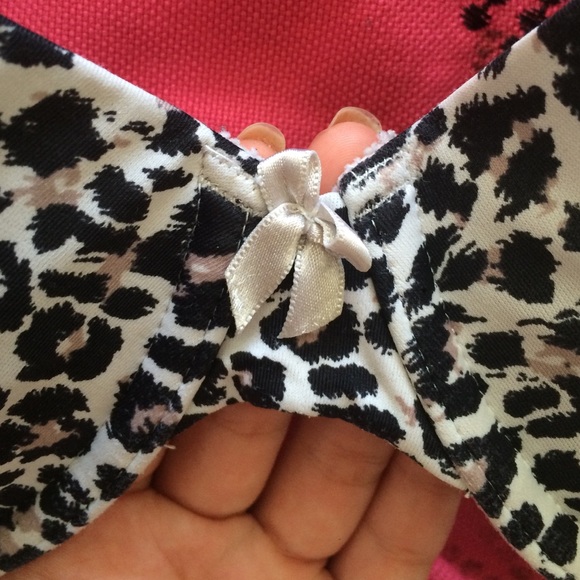 Bras - Picture 3 of 3