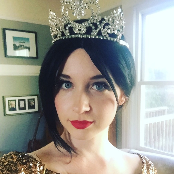 Meet your Posher, Bobbye Jo - Picture 2 of 4