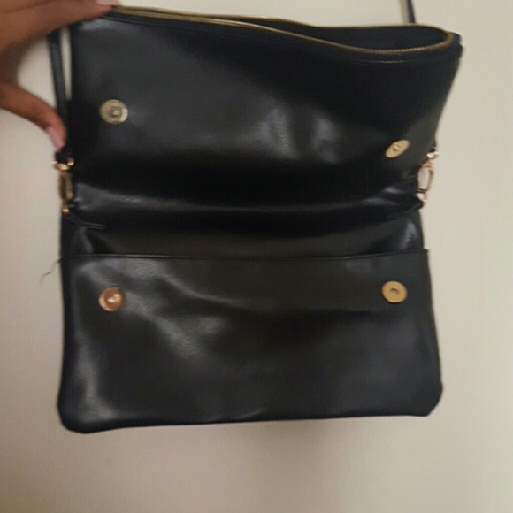 Black crossbody - Picture 3 of 3