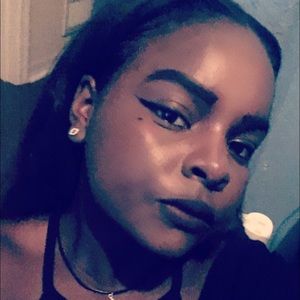 Meet your Posher, Danae