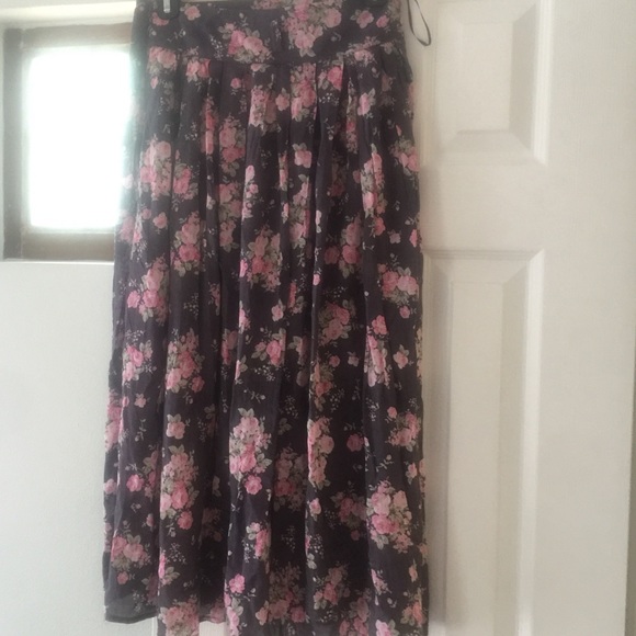 Flouncy skirt