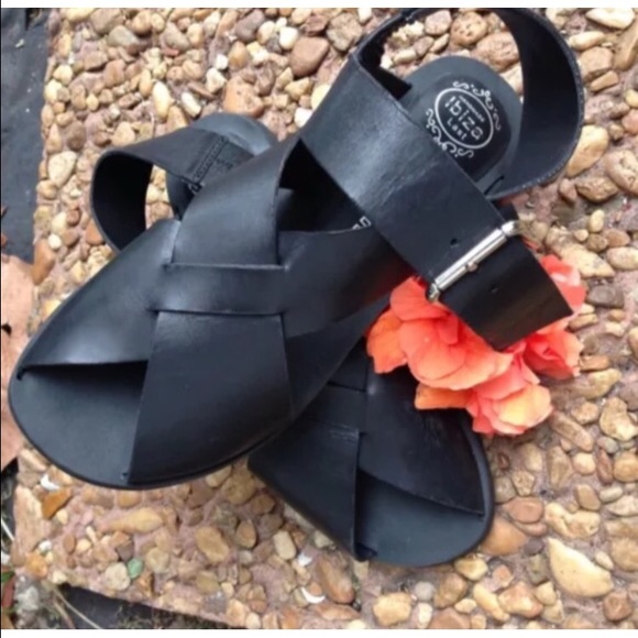 Jeffrey Campbell new black sandels.
