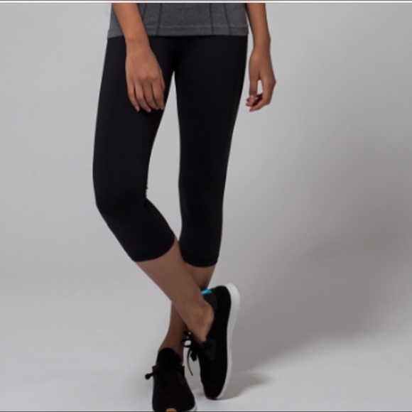 I am selling ivivva crop pants