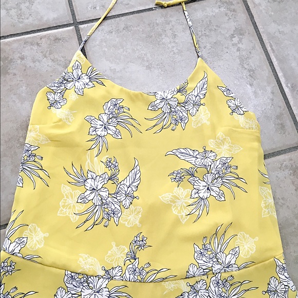 Beautiful soft yellow halter dress-last one!! ⚡️ - Picture 3 of 3
