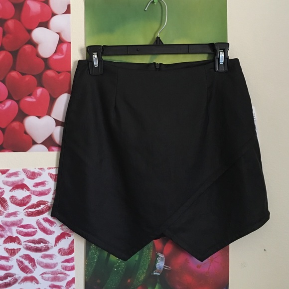 Pacsun black semi matte skorts