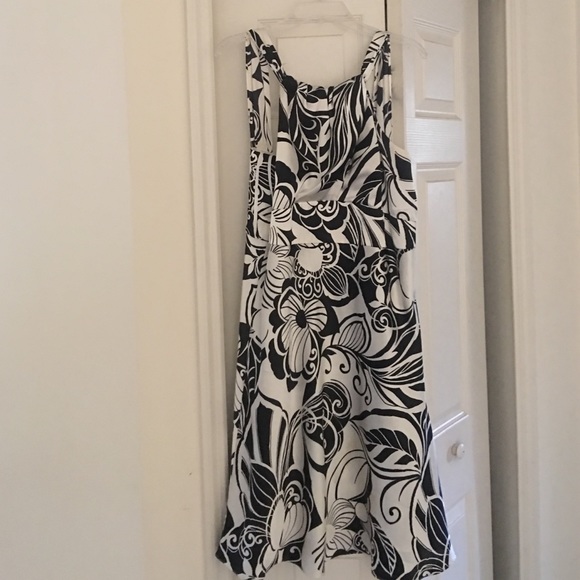 Monochromatic floral print dress - Picture 1 of 4