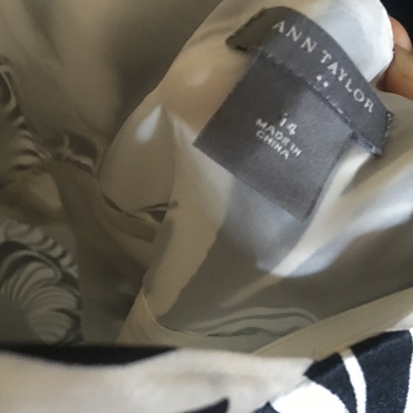 Monochromatic floral print dress - Picture 4 of 4