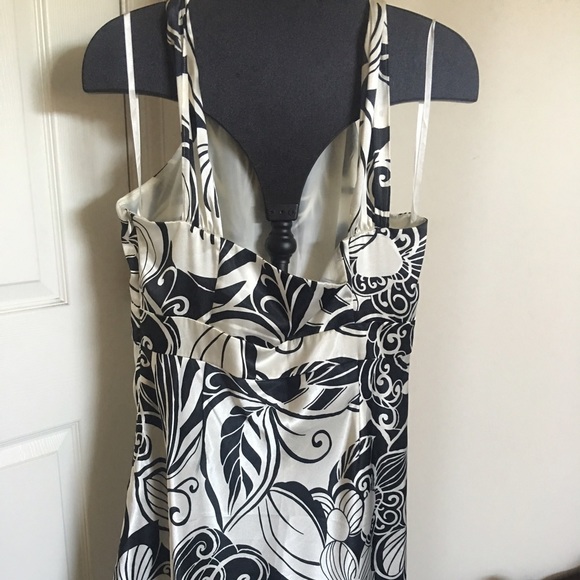Monochromatic floral print dress - Picture 3 of 4