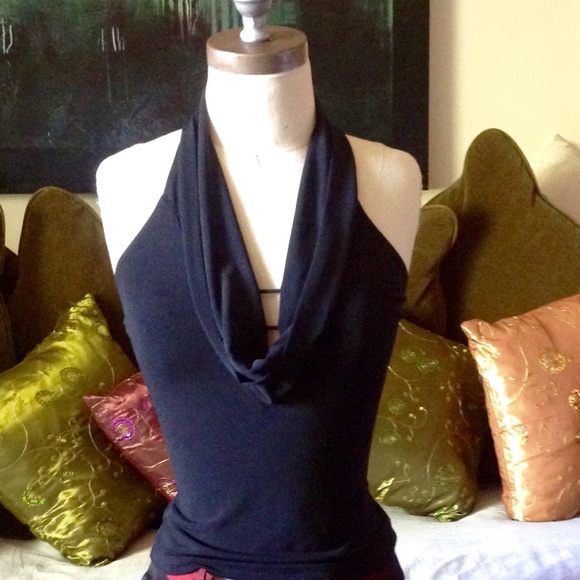 TOPS (BUNDLE) !!!!!!!!!!!!!!! - Picture 3 of 4