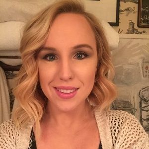 Meet your Posher, Halley