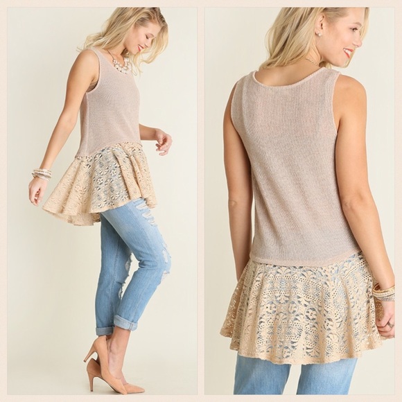 🚫 SOLD 🚫 Lace Trim Top - Picture 3 of 3