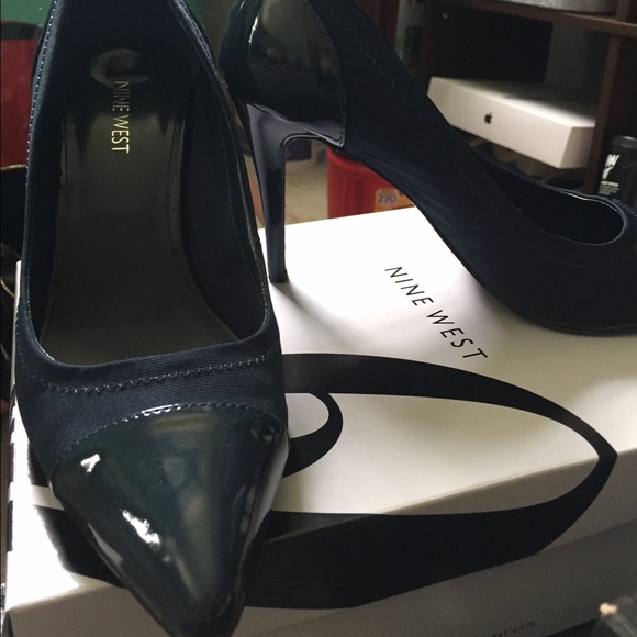Nine West navy blue heels
