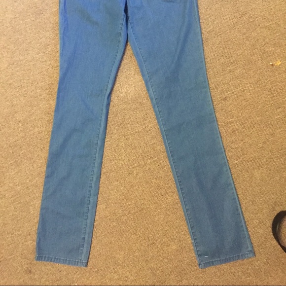Light wash Tory Burch skinny jeans - Picture 4 of 4