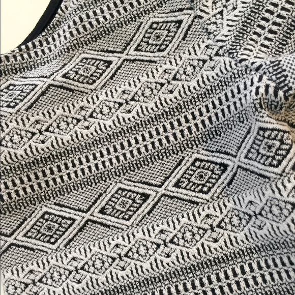 Crop Top - Picture 4 of 4