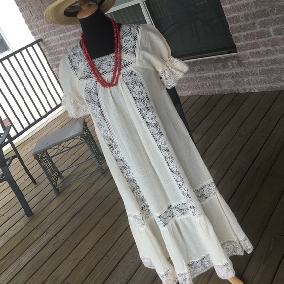 Biggest news a truly beautiful dress! - Picture 2 of 4