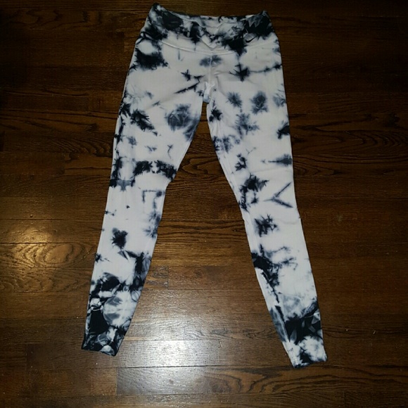 RARE AND HARD TO FIND Nike tie dye dry fit legging