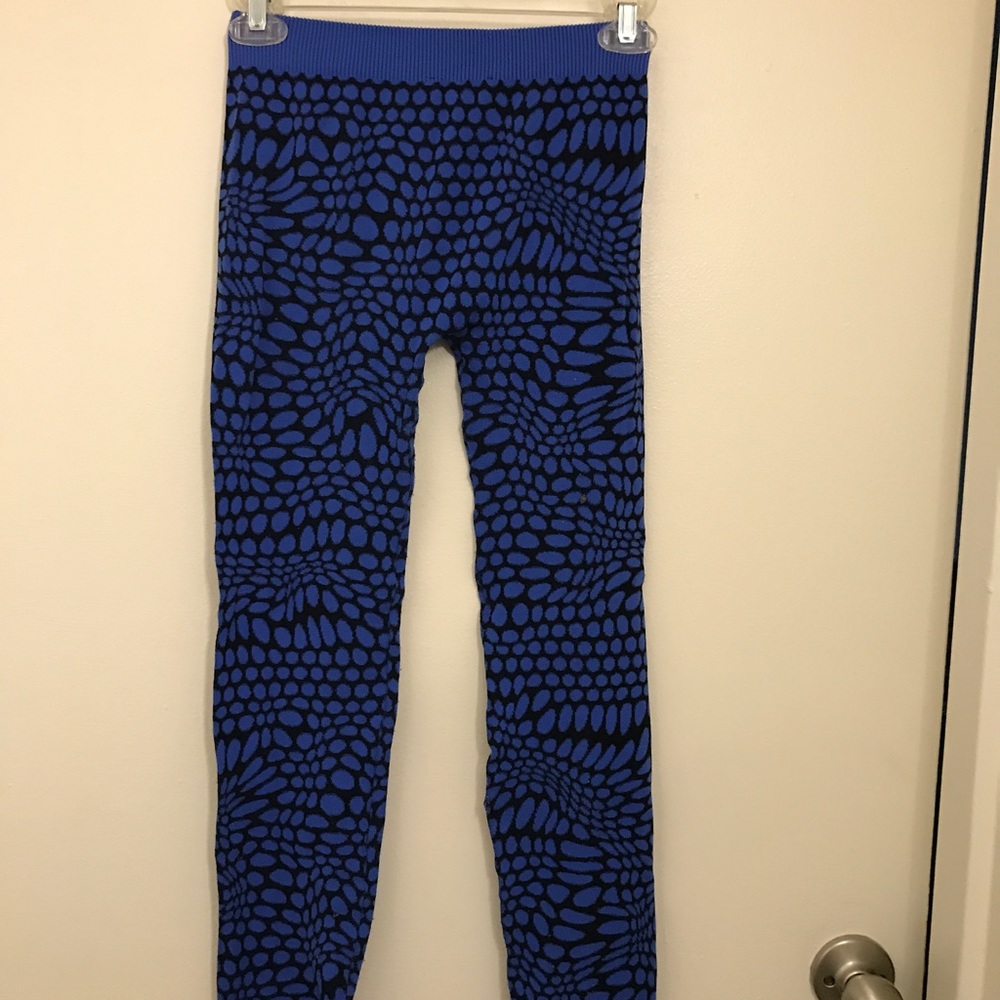 Blue & Black Pebble Leggings One size Fits Most - Picture 7 of 8