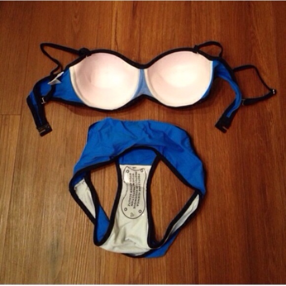 Bikini - Picture 2 of 4