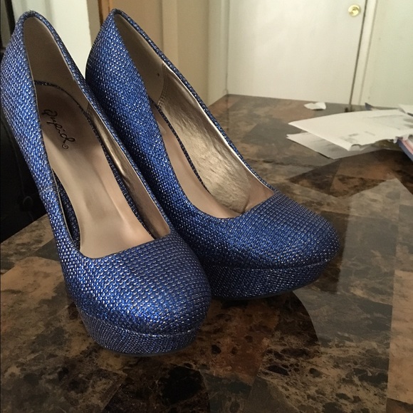 Shoes - Picture 2 of 3