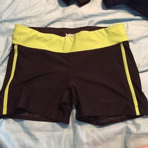 Xersion fitted shorts