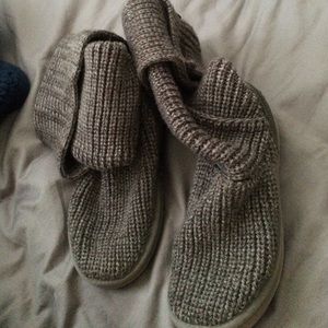 Women's uggs, grey knitted. Size 7.