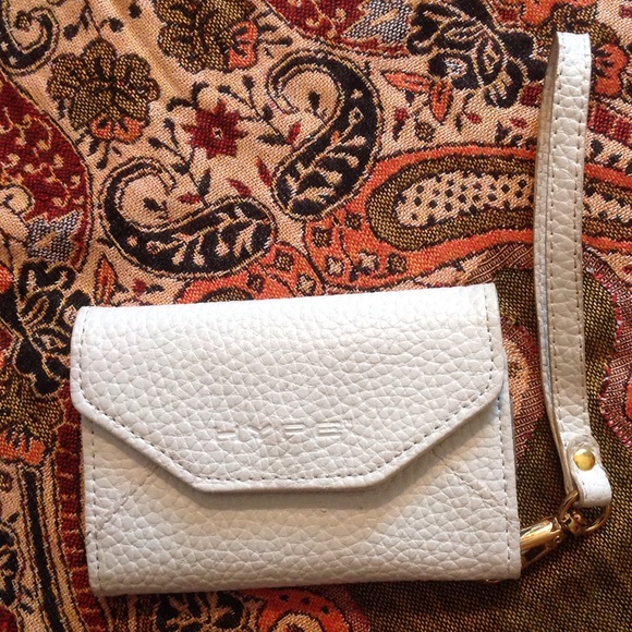 Hype White Leather Wristlet 5x3-1/2