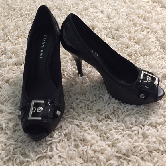 Little black shoe