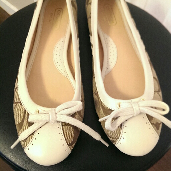 Coach Flats - Picture 1 of 4