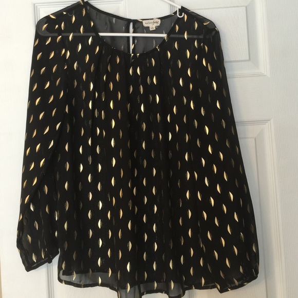 Maison Jules Tops - Excellent Condition!!!!! Sheer Maison Jules top.