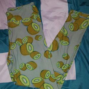 LuLaRoe OS Kiwi Leggings