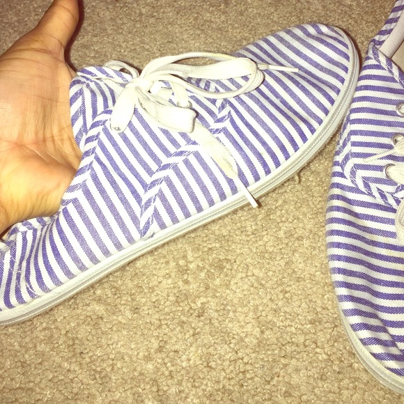 Shoes - Picture 1 of 3