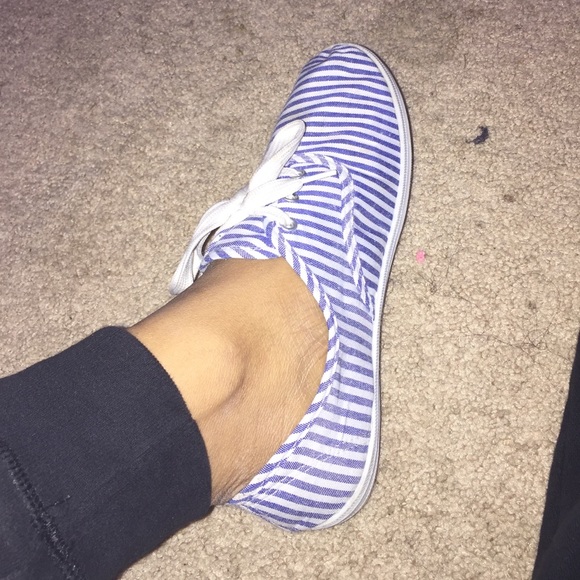 Shoes - Picture 3 of 3