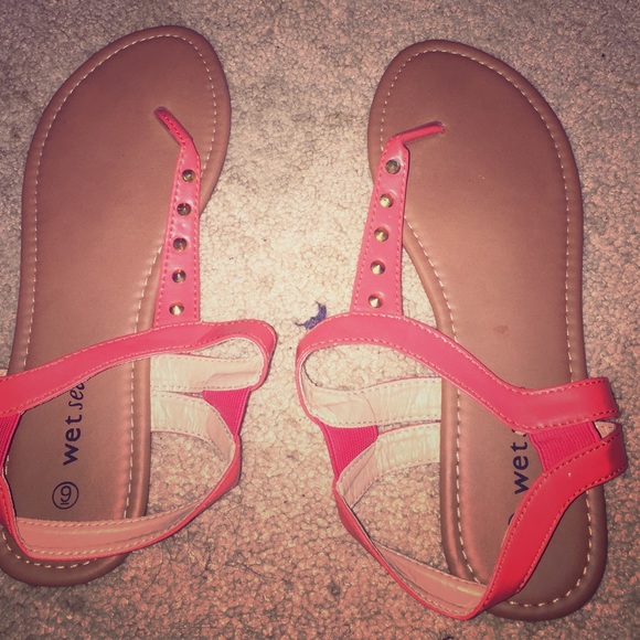 Sandals - Picture 1 of 2