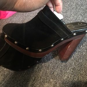 Jessica Simpson clogs