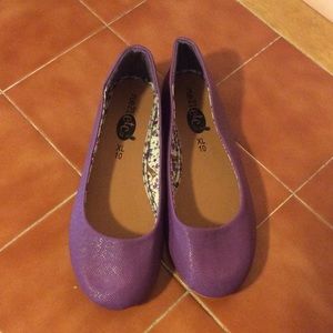 Women's purple flats