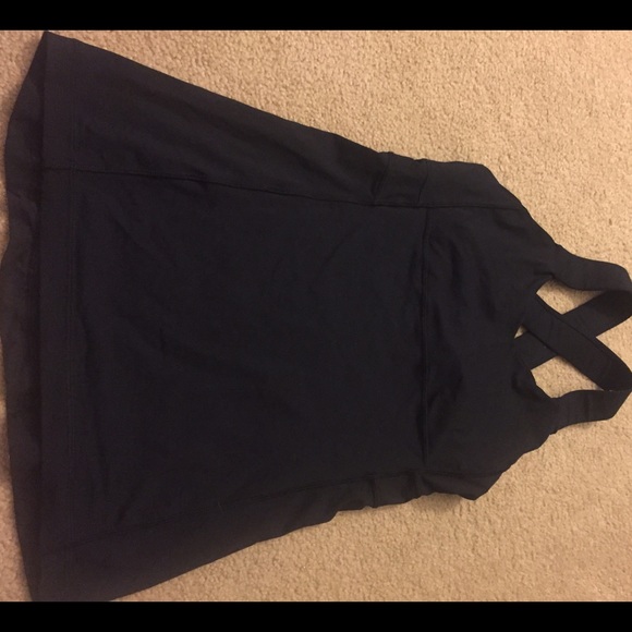 Black Lululemon tank