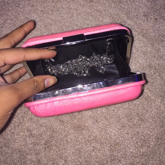 Pink clutch - Picture 2 of 3