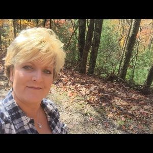 Meet your Posher, Becky